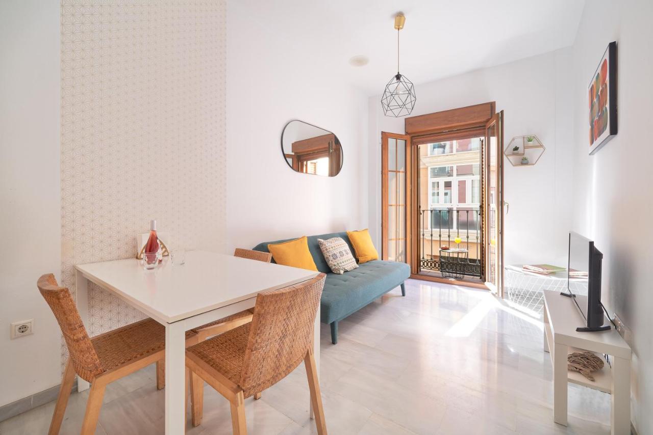 Apartamento En El Centro, Tranquilo Y Luminoso Malaga Luaran gambar